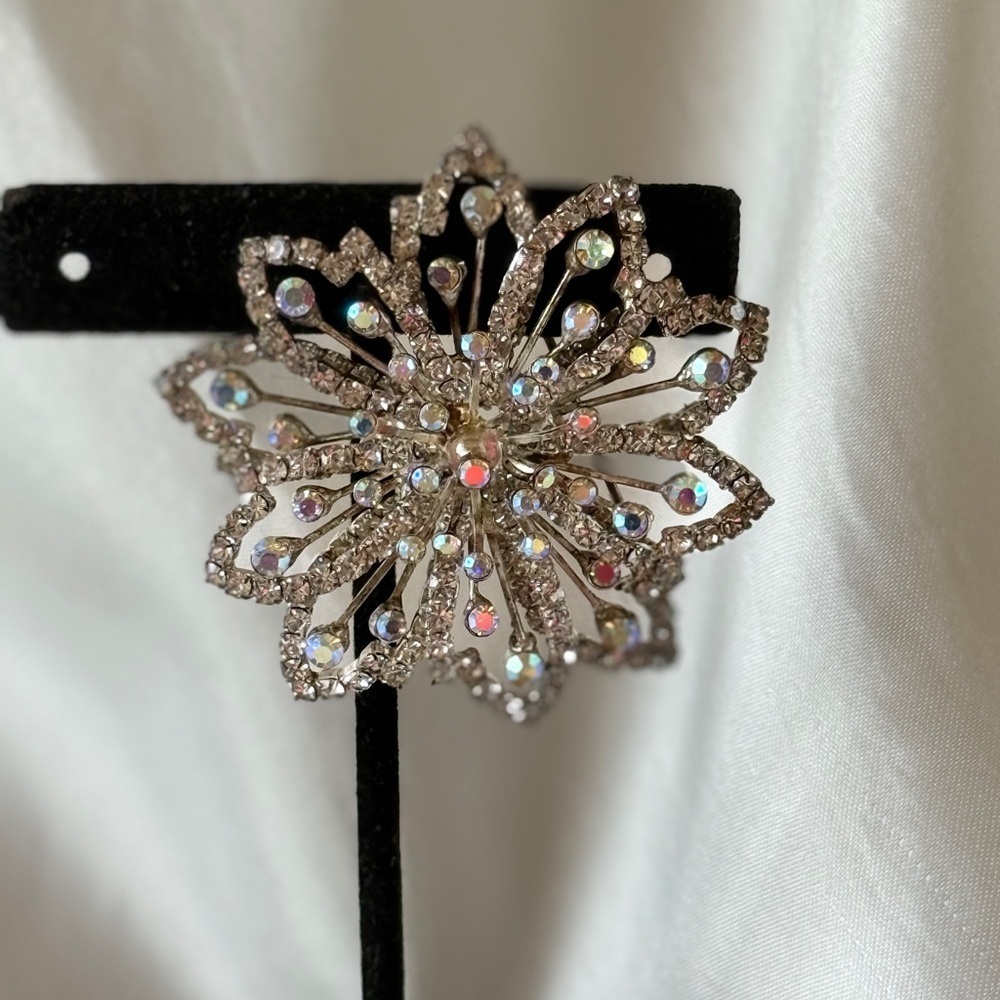 Vintage Aurora Borealis Flower Crystal Rhinestone Brooch Pin Statement Jewelry - Picture 6 of 11